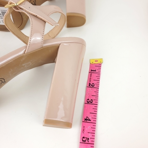 Chinese Laundry platform sandals size 9.5 nude color high heels open toe - Picture 10 of 10